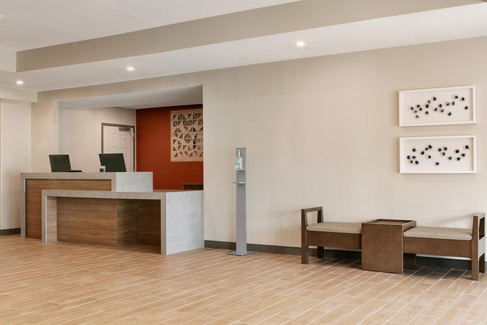 Candlewood Suites Fayetteville Fort Bragg