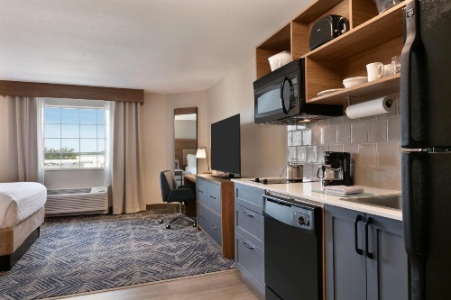 Candlewood Suites Fayetteville Fort Bragg image 5